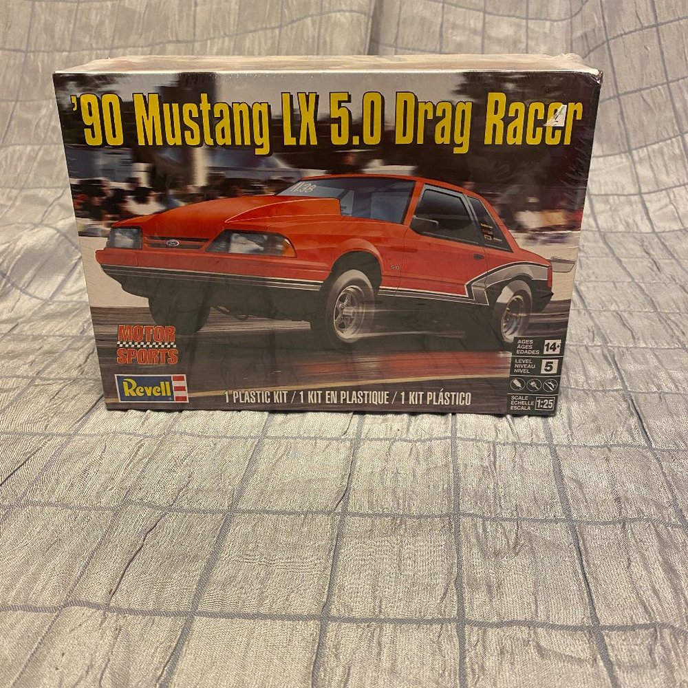 NIB Revell 1990 Mustang LX 5.0 drag racer 1:25 scale model